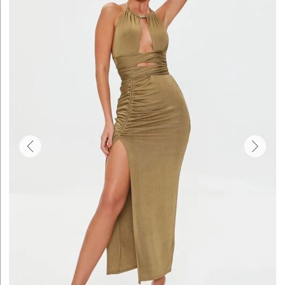 Halter maxi dress with chain details and slit